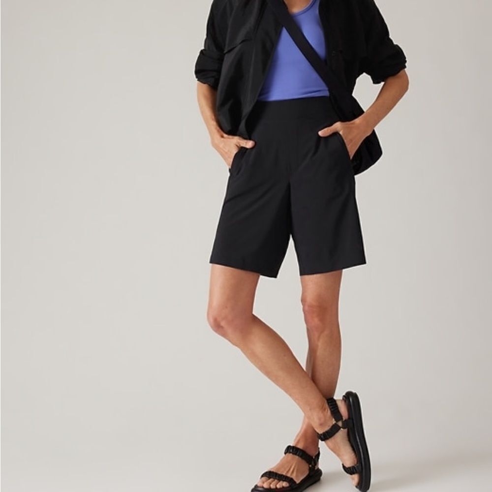 Athleta Brooklyn Bermuda Short NWT Size 4 Black Pull On Pockets Athleasure